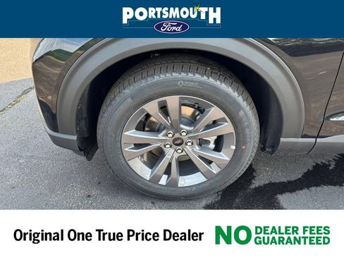 New 2025 Ford Explorer Active w/ Active Comfort Package image 28