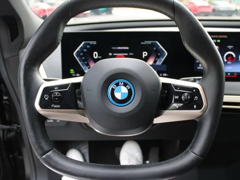 Used 2023 BMW iX xDrive50 w/ Sport Package AWD/4WD image 10
