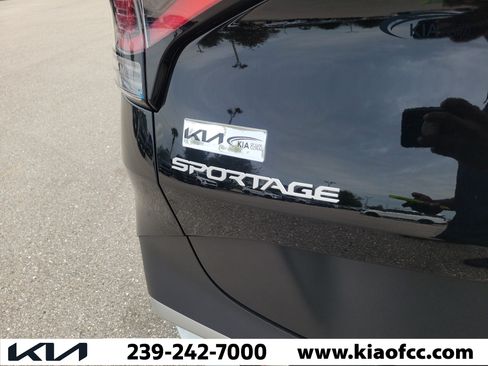 Certified 2025 Kia Sportage EX w/ Premium Package FWD image 11
