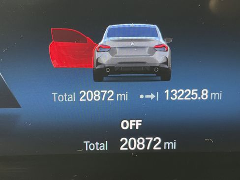 Used 2023 BMW 230i xDrive Coupe w/ Premium Package image 5