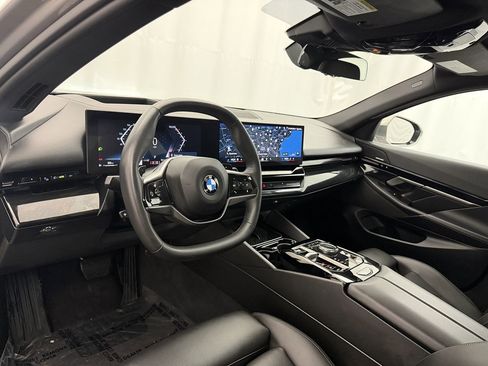 Used 2024 BMW 530i xDrive AWD/4WD image 8