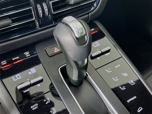 Certified 2023 Porsche Macan S image 19