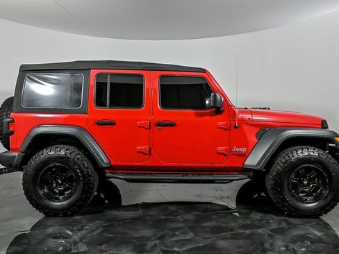 Used 2018 Jeep Wrangler Unlimited Sport AWD/4WD image 10