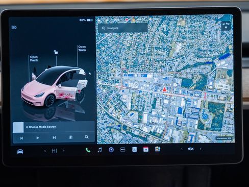 Used 2024 Tesla Model Y Long Range image 27