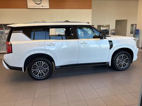 New 2026 Nissan Armada SL w/ Captain's Chari Seat Package AWD/4WD image 4