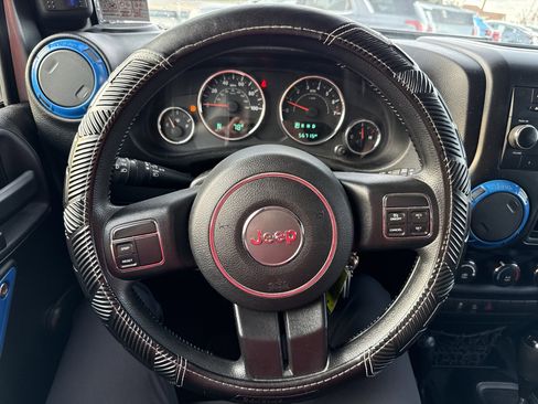 Used 2015 Jeep Wrangler Unlimited Sport image 15