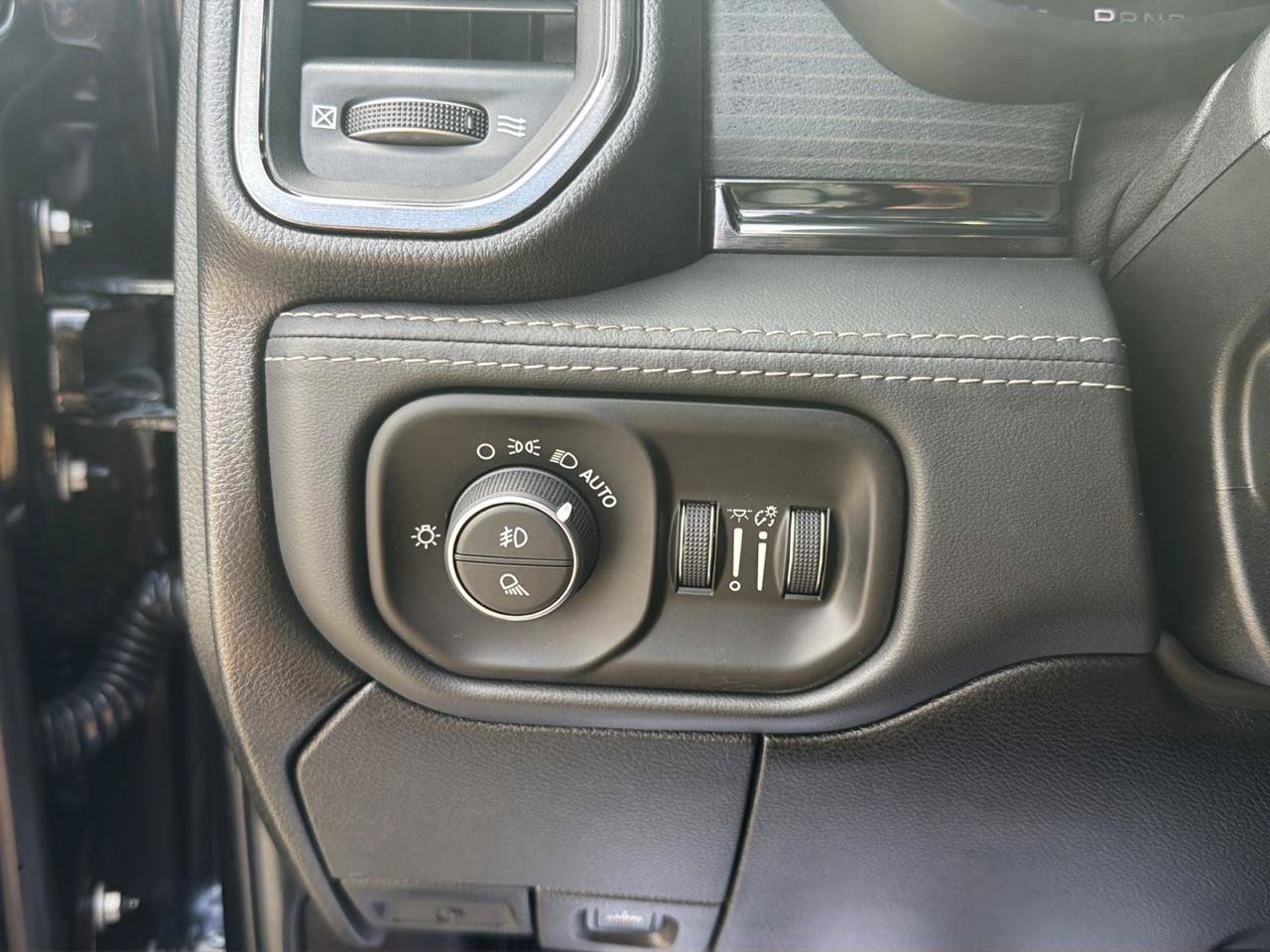 Used 2024 RAM 2500 Limited AWD/4WD image 16