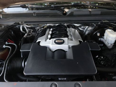 Used 2016 Cadillac Escalade Platinum AWD/4WD image 18