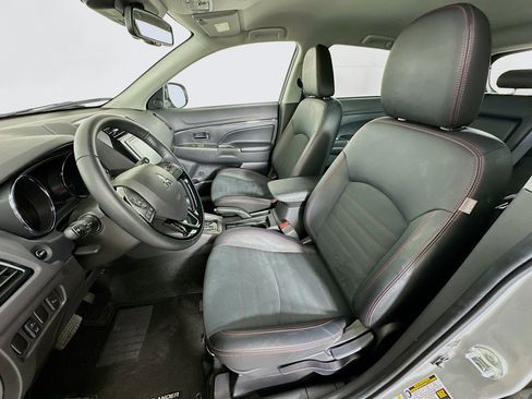 Used 2025 Mitsubishi Outlander Sport SE image 13