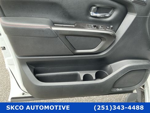 Used 2020 Nissan Titan PRO-4X w/ Pro-4x Convenience Package AWD/4WD image 14