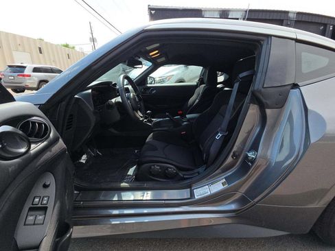 Used 2024 Nissan Z Sport w/ Floor Mat Package RWD image 12