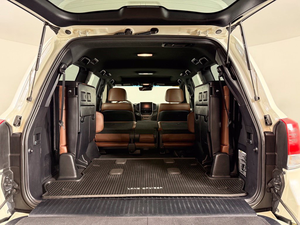 Used 2020 Toyota Land Cruiser w/ Four Season Floor Mat Package AWD/4WD image 13