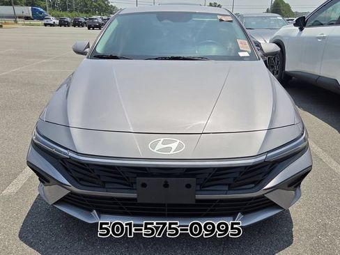 Used 2024 Hyundai Elantra Blue FWD image 7