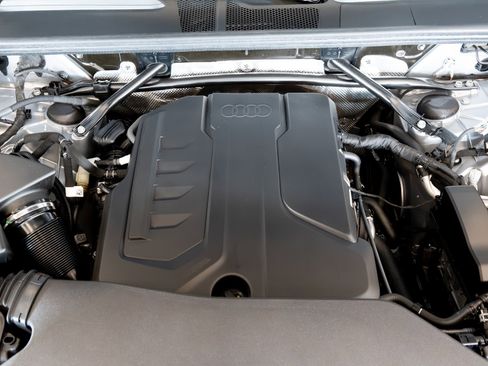 Certified 2025 Audi Q5 Premium Plus w/ Premium Plus image 3