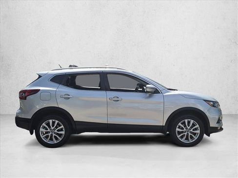 Used 2020 Nissan Rogue Sport SV w/ Technology Package FWD image 4