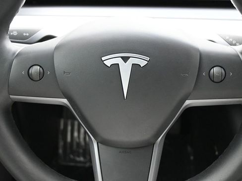 Used 2019 Tesla Model 3 image 6