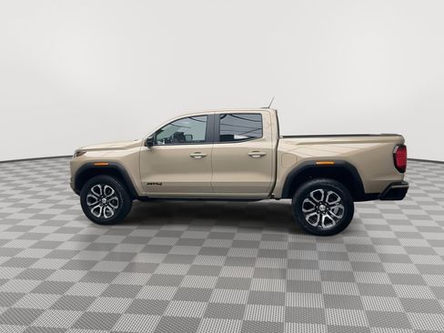 Used 2024 GMC Canyon AT4 w/ Technology Package image 39