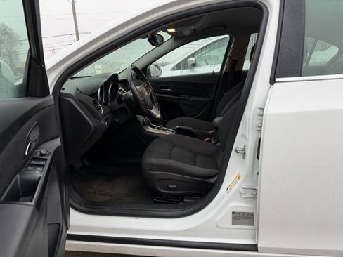 Used 2014 Chevrolet Cruze LT image 10
