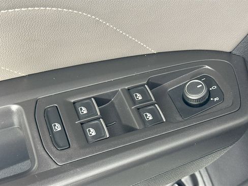 Used 2023 Volkswagen Atlas SE image 17