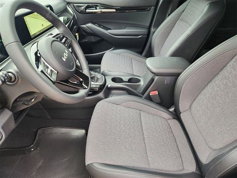 New 2026 Kia Seltos S image 9