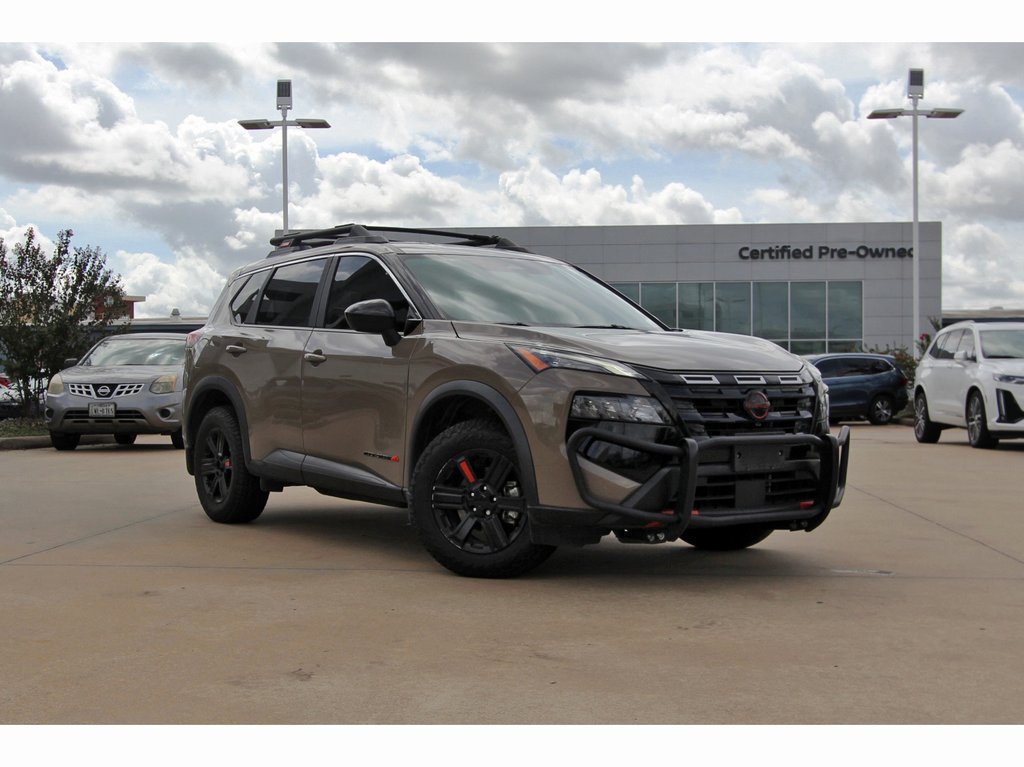 Used 2025 Nissan Rogue SV AWD/4WD image 1