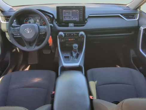 Used 2020 Toyota RAV4 LE image 13