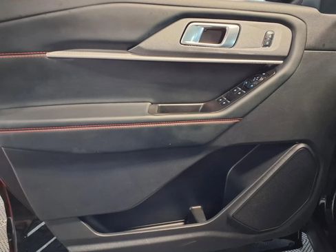 Used 2025 Ford Explorer ST-Line w/ ST-Line Street Pack image 19