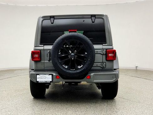 Used 2022 Jeep Wrangler Unlimited Sahara AWD/4WD image 6