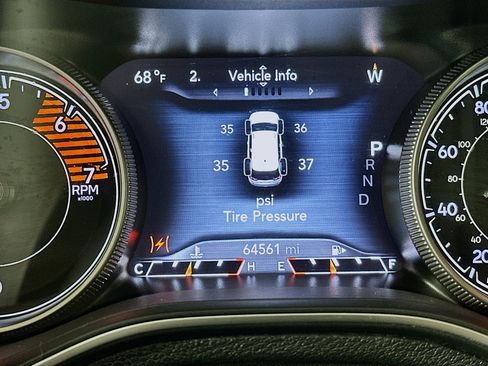 Used 2019 Jeep Cherokee Limited image 19