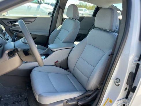 Used 2023 Chevrolet Malibu LS FWD image 29