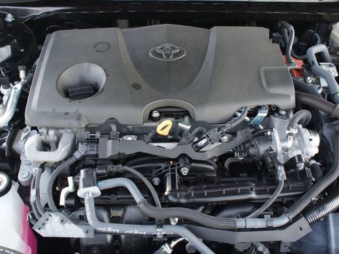 Used 2025 Toyota Camry SE image 27