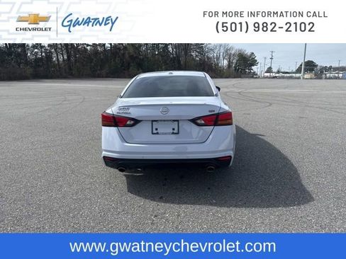 Used 2024 Nissan Altima 2.5 SR w/ SR Premium Package image 6