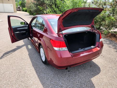 Used 2011 Subaru Legacy 2.5i Premium AWD/4WD image 17