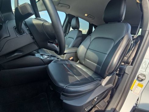 Used 2025 Ford Escape Platinum AWD/4WD image 27