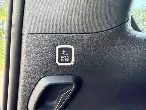Used 2024 Jeep Wagoneer Series II w/ Flexible Seating Group RWD image 12
