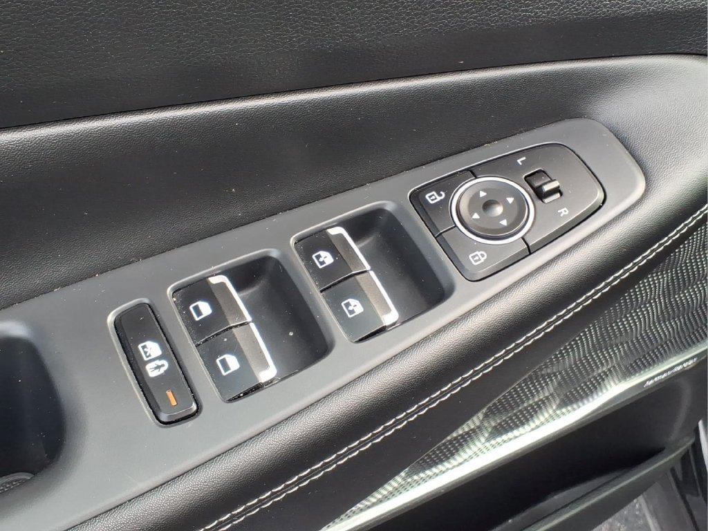 Used 2023 Hyundai Santa Fe SEL Premium AWD/4WD image 17