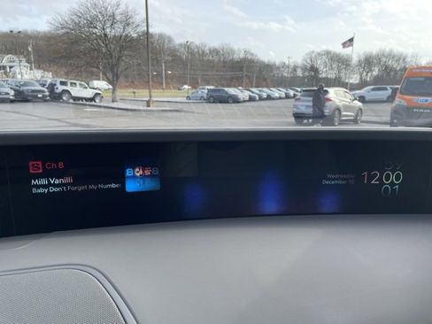 Used 2024 Lincoln Nautilus Reserve image 17