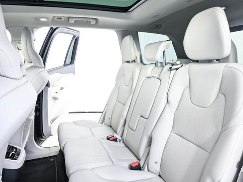 Used 2023 Volvo XC90 B6 Plus AWD/4WD image 19