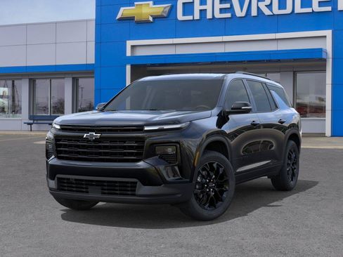 Used 2026 Chevrolet Traverse LT w/ Midnight/Sport Edition AWD/4WD image 6