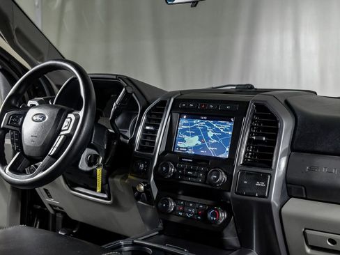 Used 2019 Ford F250 XLT w/ XLT Premium Package image 22