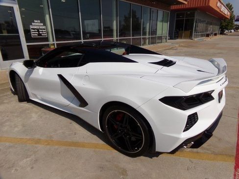 Used 2024 Chevrolet Corvette Stingray Preferred Conv w/ Z51 Performance Package RWD image 25