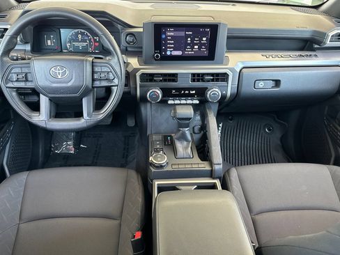 Certified 2024 Toyota Tacoma SR5 AWD/4WD image 17