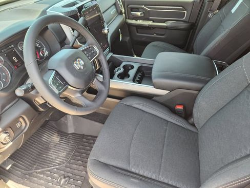 New 2026 RAM 2500 Big Horn AWD/4WD image 9