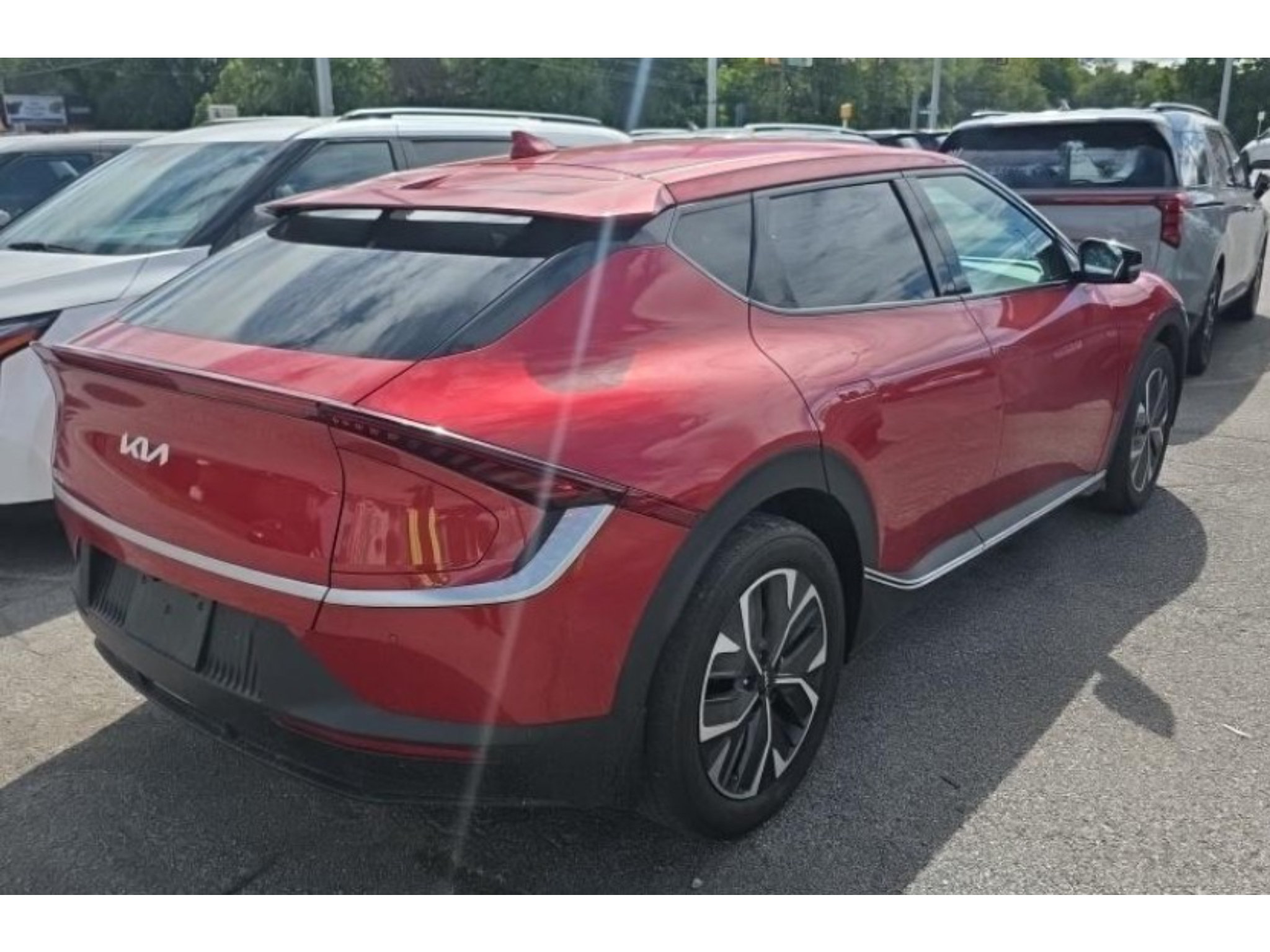 Used 2024 Kia EV6 Light AWD/4WD image 3