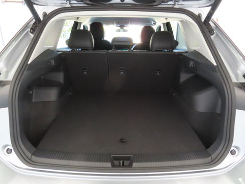 New 2025 Volkswagen Tiguan SE image 24