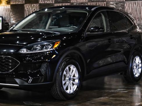 Used 2020 Ford Escape SE AWD/4WD image 8