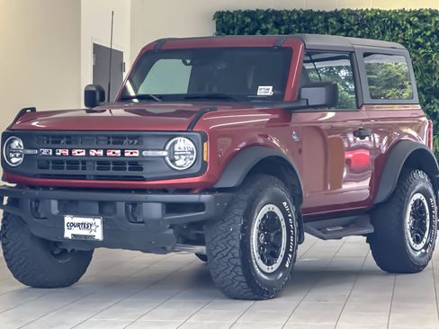 Certified 2022 Ford Bronco Black Diamond w/ Sasquatch Package AWD/4WD image 8
