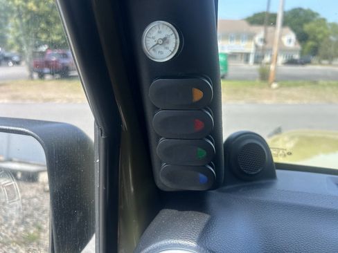 Used 2013 Jeep Wrangler Rubicon w/ PWR Convenience Group AWD/4WD image 18