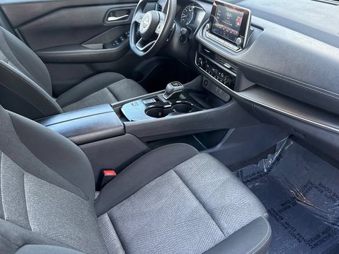Used 2024 Nissan Rogue SV FWD image 20