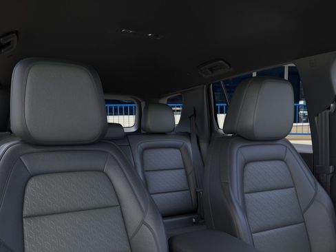 New 2026 Chevrolet Equinox LT w/ Convenience Package II FWD image 24